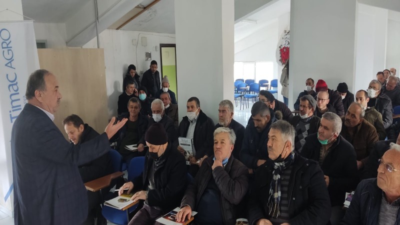 Beyşehir Ziraat Odası İktisadi İşletmesinde satışa sunulan gübrelerin tanıtım toplantısı